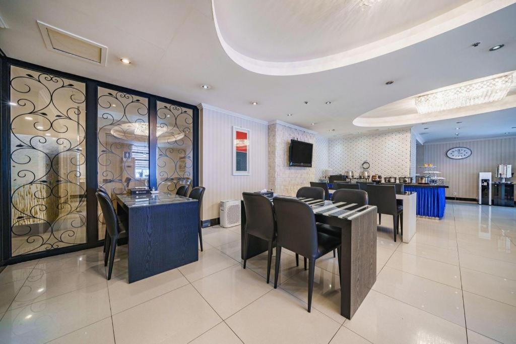 Hotel Olympic Чханвон Экстерьер фото