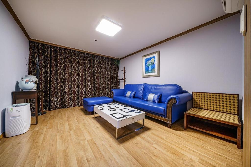 Hotel Olympic Чханвон Экстерьер фото