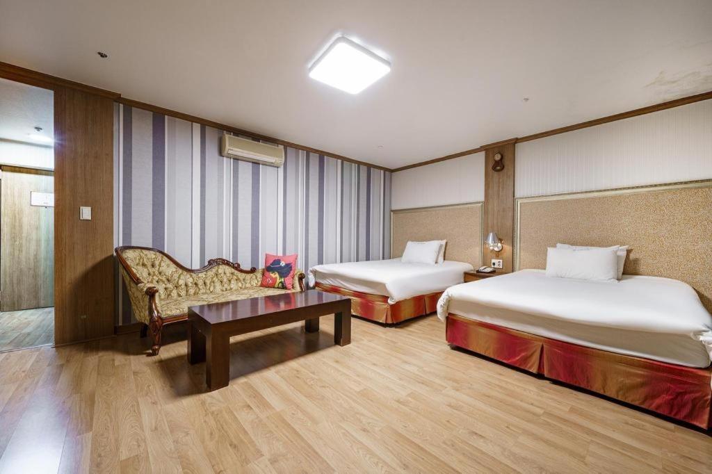 Hotel Olympic Чханвон Экстерьер фото