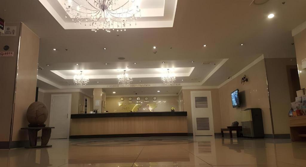 Hotel Olympic Чханвон Экстерьер фото