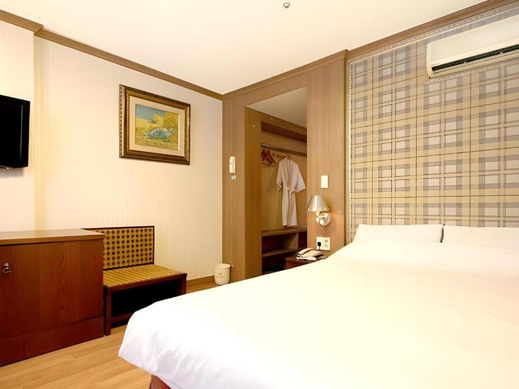 Hotel Olympic Чханвон Экстерьер фото