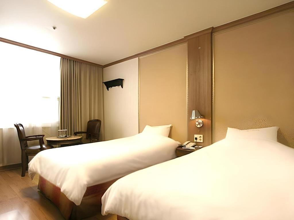 Hotel Olympic Чханвон Экстерьер фото