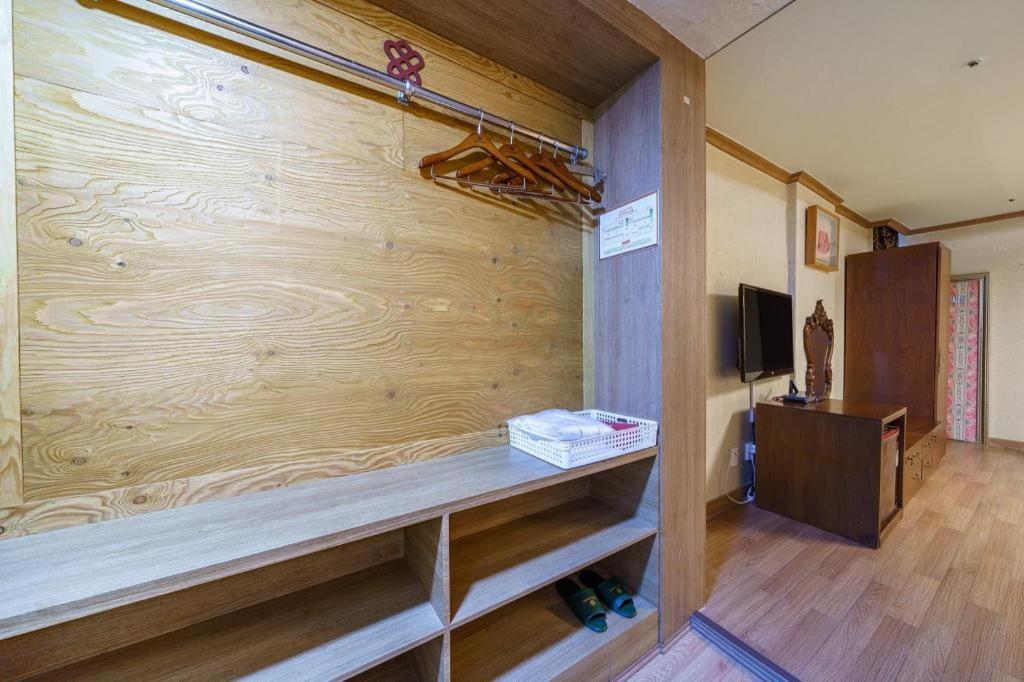 Hotel Olympic Чханвон Экстерьер фото