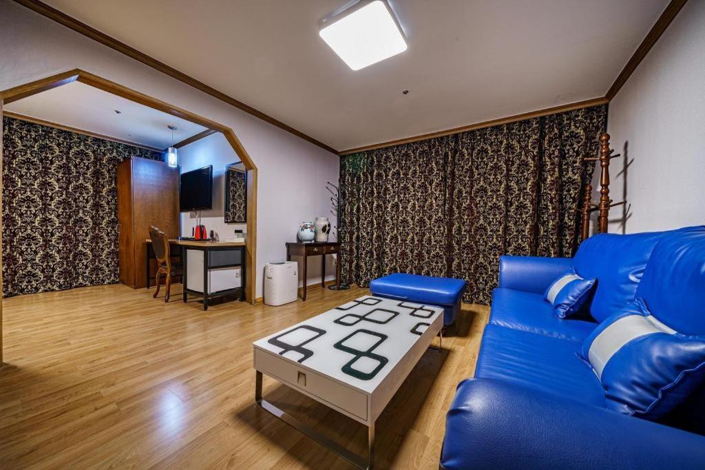 Hotel Olympic Чханвон Экстерьер фото