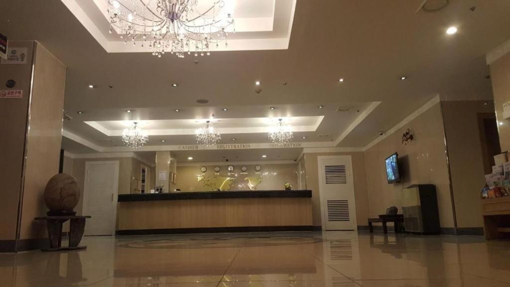 Hotel Olympic Чханвон Экстерьер фото