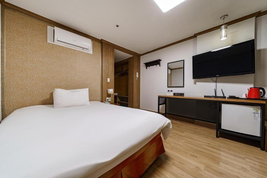 Hotel Olympic Чханвон Экстерьер фото