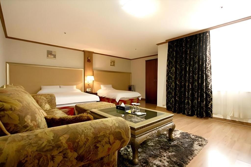 Hotel Olympic Чханвон Экстерьер фото
